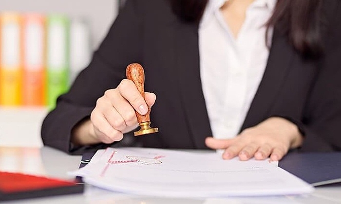 Hợp đồng đặt cọc công chứng – Lợi bất cập hại nếu không rõ luật- Ảnh 1.