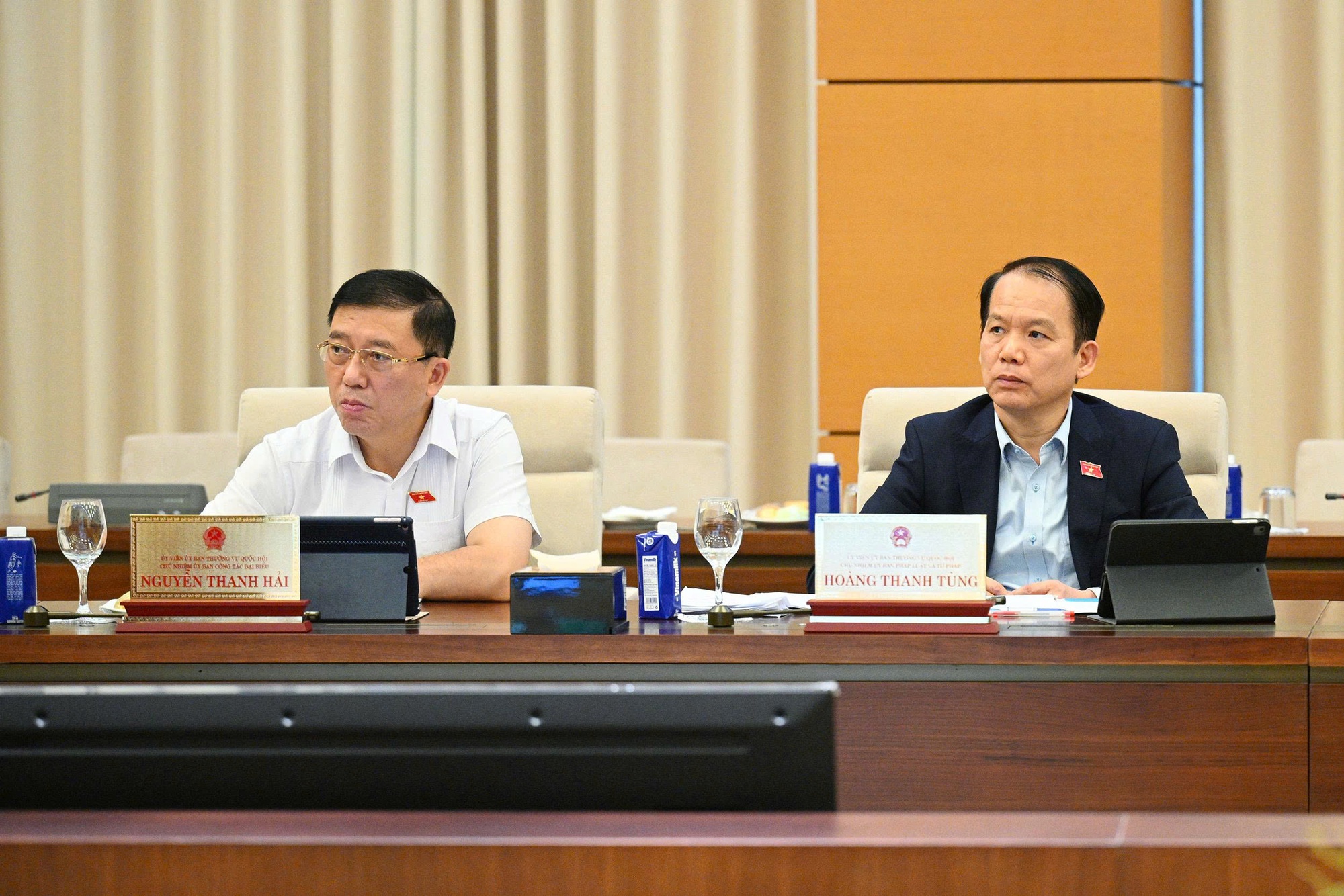 Chủ tịch Quốc hội: Đơn giản hóa thủ tục hành chính mạnh mẽ hơn nữa để thủ tục cấp phép xây dựng nhà ở xã hội nhanh chóng
- Ảnh 12. Chủ tịch Quốc hội: Đơn giản hóa thủ tục hành chính mạnh mẽ hơn nữa để thủ tục cấp phép xây dựng nhà ở xã hội nhanh chóng
- Ảnh 12.