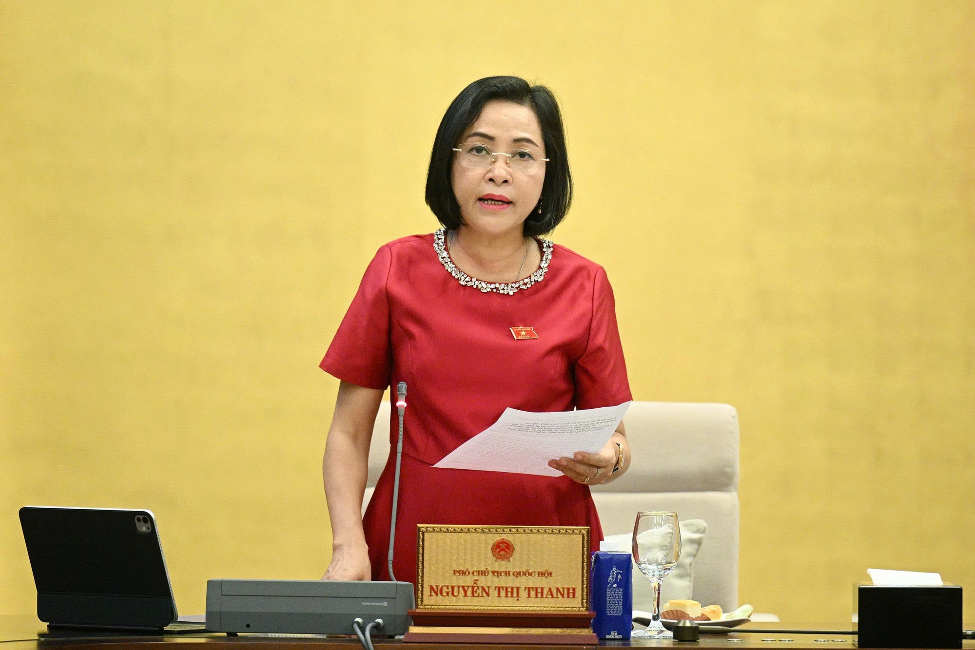 Chủ tịch Quốc hội: Đơn giản hóa thủ tục hành chính mạnh mẽ hơn nữa để thủ tục cấp phép xây dựng nhà ở xã hội nhanh chóng
- Ảnh 8. Chủ tịch Quốc hội: Đơn giản hóa thủ tục hành chính mạnh mẽ hơn nữa để thủ tục cấp phép xây dựng nhà ở xã hội nhanh chóng
- Ảnh 8.