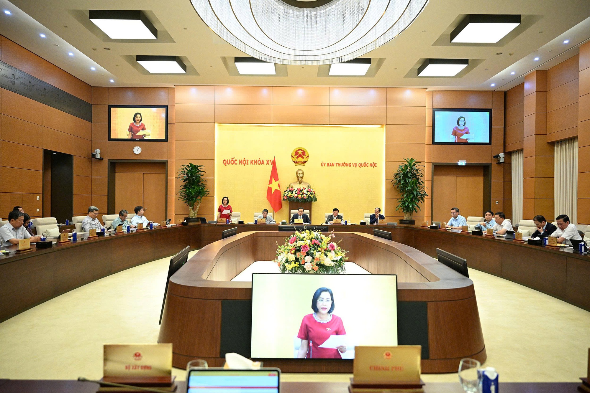 Chủ tịch Quốc hội: Đơn giản hóa thủ tục hành chính mạnh mẽ hơn nữa để thủ tục cấp phép xây dựng nhà ở xã hội nhanh chóng
- Ảnh 7. Chủ tịch Quốc hội: Đơn giản hóa thủ tục hành chính mạnh mẽ hơn nữa để thủ tục cấp phép xây dựng nhà ở xã hội nhanh chóng
- Ảnh 7.