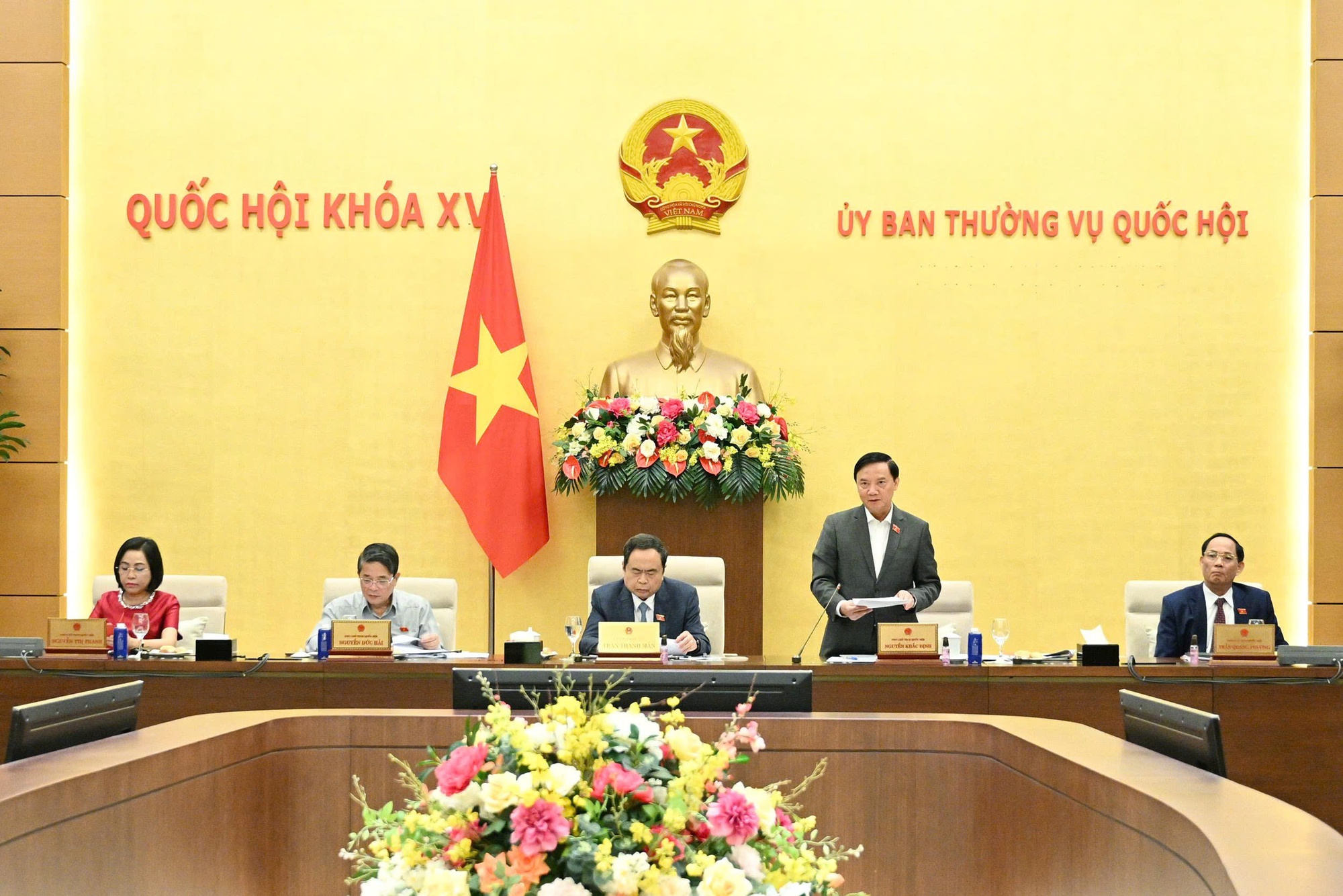 Chủ tịch Quốc hội: Đơn giản hóa thủ tục hành chính mạnh mẽ hơn nữa để thủ tục cấp phép xây dựng nhà ở xã hội nhanh chóng
- Ảnh 2. Chủ tịch Quốc hội: Đơn giản hóa thủ tục hành chính mạnh mẽ hơn nữa để thủ tục cấp phép xây dựng nhà ở xã hội nhanh chóng
- Ảnh 2.