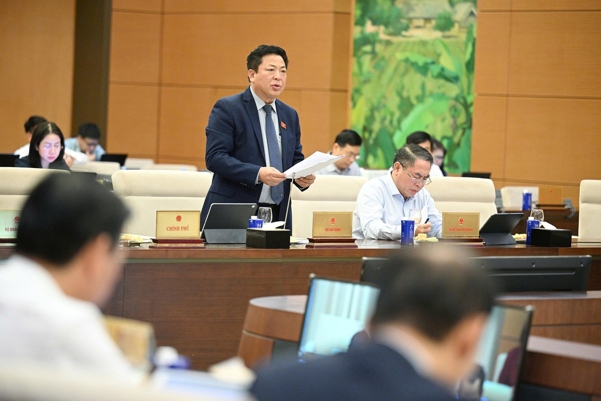 Chủ tịch Quốc hội: Đơn giản hóa thủ tục hành chính mạnh mẽ hơn nữa để thủ tục cấp phép xây dựng nhà ở xã hội nhanh chóng
- Ảnh 9. Chủ tịch Quốc hội: Đơn giản hóa thủ tục hành chính mạnh mẽ hơn nữa để thủ tục cấp phép xây dựng nhà ở xã hội nhanh chóng
- Ảnh 9.