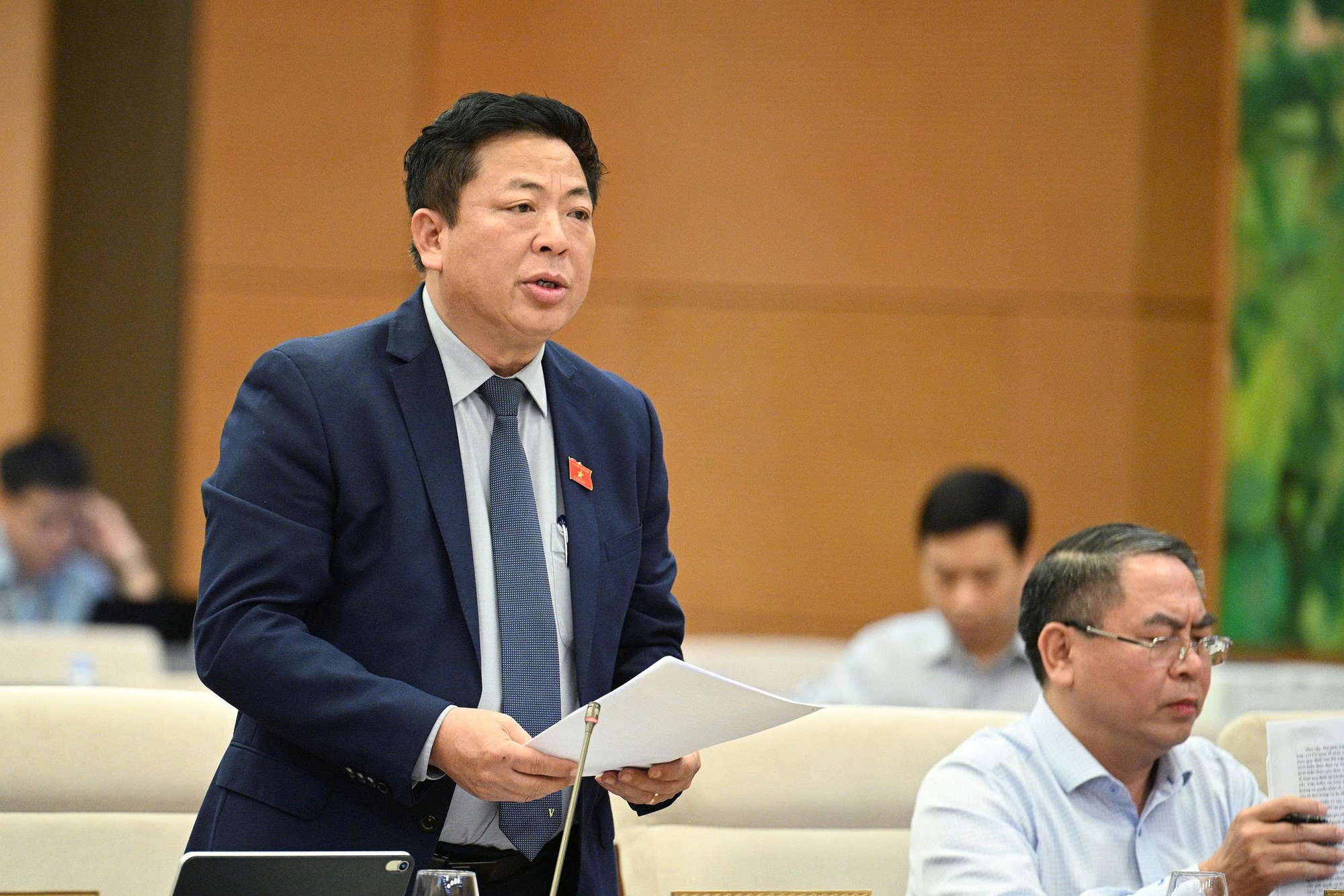 Chủ tịch Quốc hội: Đơn giản hóa thủ tục hành chính mạnh mẽ hơn nữa để thủ tục cấp phép xây dựng nhà ở xã hội nhanh chóng
- Ảnh 3. Chủ tịch Quốc hội: Đơn giản hóa thủ tục hành chính mạnh mẽ hơn nữa để thủ tục cấp phép xây dựng nhà ở xã hội nhanh chóng
- Ảnh 3.