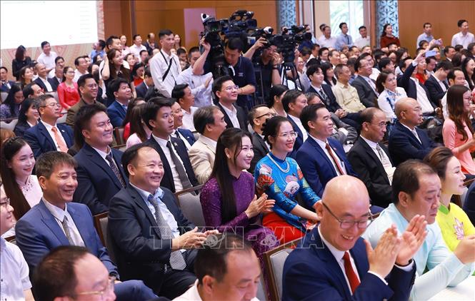 Thủ tướng Phạm Minh Chính tọa đàm với doanh nghiệp về phát triển kinh tế tư nhân- Ảnh 7. Thủ tướng Phạm Minh Chính tọa đàm với doanh nghiệp về phát triển kinh tế tư nhân- Ảnh 7.