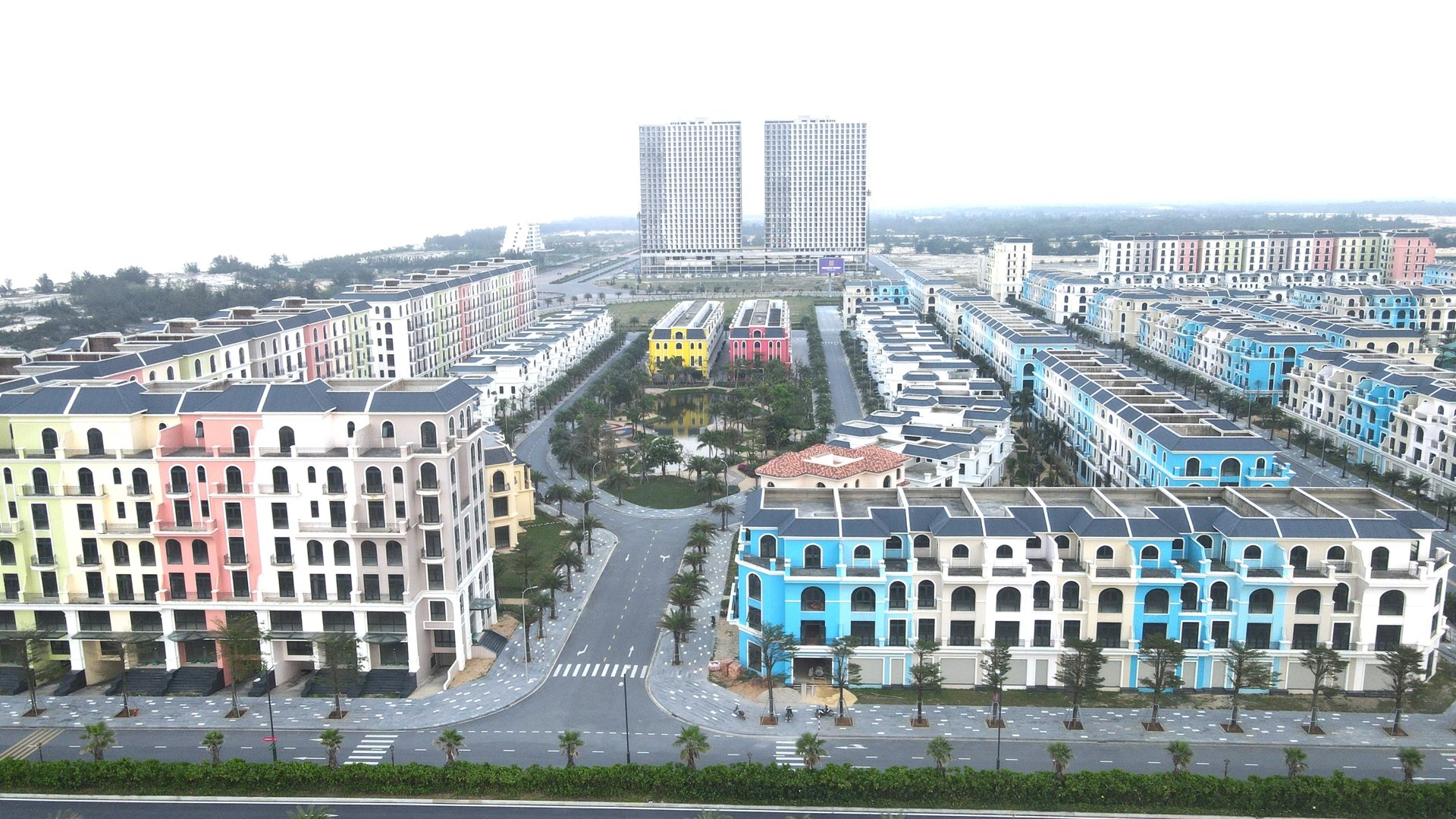 BĐS Bắc Trung Bộ: Cơn sốt đất nền đến rồi sẽ qua rất nhanh?
- Ảnh 2. BĐS Bắc Trung Bộ: Cơn sốt đất nền đến rồi sẽ qua rất nhanh?
- Ảnh 2.