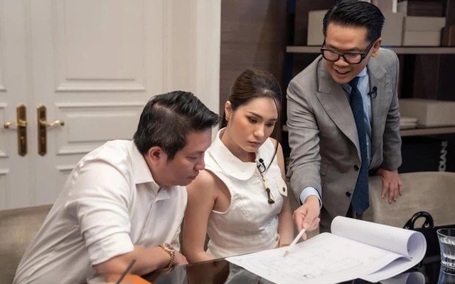 ‘Nữ đại gia quận 7’ Đoàn Di Băng xây lâu đài 400 tỷ sau 4 năm vẫn chưa hoàn thiện, đang ở tạm trong biệt thự 300m2- Ảnh 3. ‘Nữ đại gia quận 7’ Đoàn Di Băng xây lâu đài 400 tỷ sau 4 năm vẫn chưa hoàn thiện, đang ở tạm trong biệt thự 300m2- Ảnh 3.