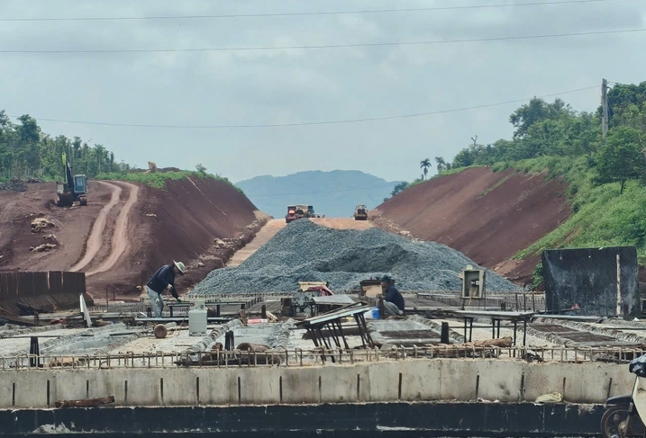 Dự án thành phần thuộc tuyến cao tốc 22.000 tỷ kết nối Tây Nguyên và Duyên hải miền Trung nguy cơ vỡ tiến độ- Ảnh 3.