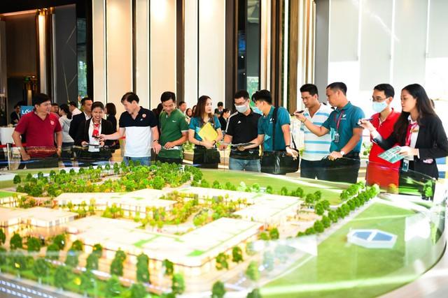 Thị trường bất động sản sôi động, các sàn giao dịch đẩy mạnh tuyển quân- Ảnh 2.