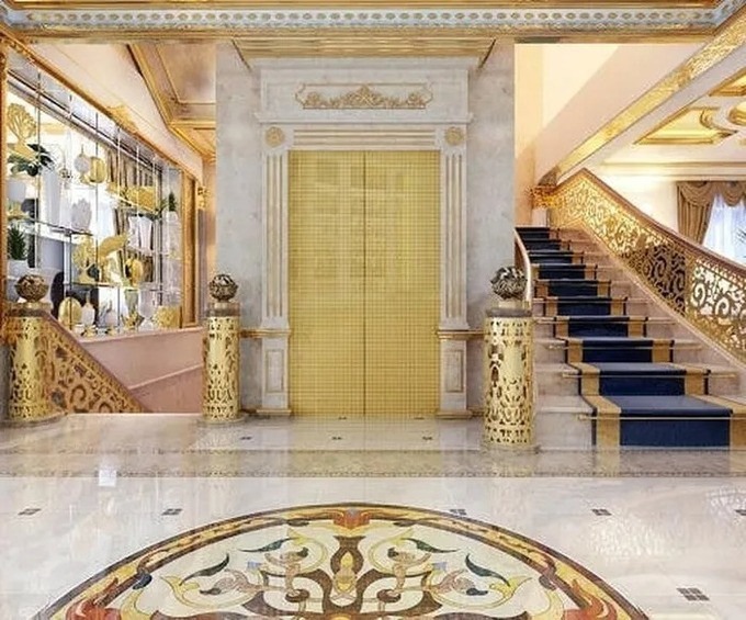 Biệt thự 2.400m2 dát vàng của vợ chồng bà Nguyễn Phương Hằng: Mang tên riêng với kiến trúc châu Âu giữa lòng TP- Ảnh 5. Biệt thự 2.400m2 dát vàng của vợ chồng bà Nguyễn Phương Hằng: Mang tên riêng với kiến trúc châu Âu giữa lòng TP- Ảnh 5.