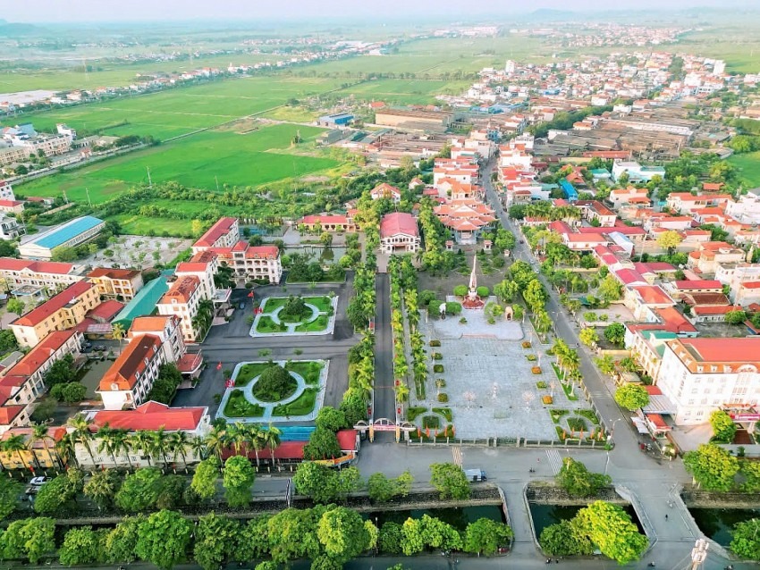 Lãnh đạo tỉnh Ninh Bình lên tiếng trước thông tin xây dựng sân bay quốc tế tại huyện rộng lớn của Nam Định hiện nay- Ảnh 2. Lãnh đạo tỉnh Ninh Bình lên tiếng trước thông tin xây dựng sân bay quốc tế tại huyện rộng lớn của Nam Định hiện nay- Ảnh 2.