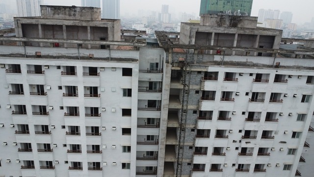 Chỉ 1 năm nữa, chung cư bỏ hoang 12 năm trên ngã tư tấp nập của Thủ đô sẽ đón người dân vào ở- Ảnh 3. Chỉ 1 năm nữa, chung cư bỏ hoang 12 năm trên ngã tư tấp nập của Thủ đô sẽ đón người dân vào ở- Ảnh 3.
