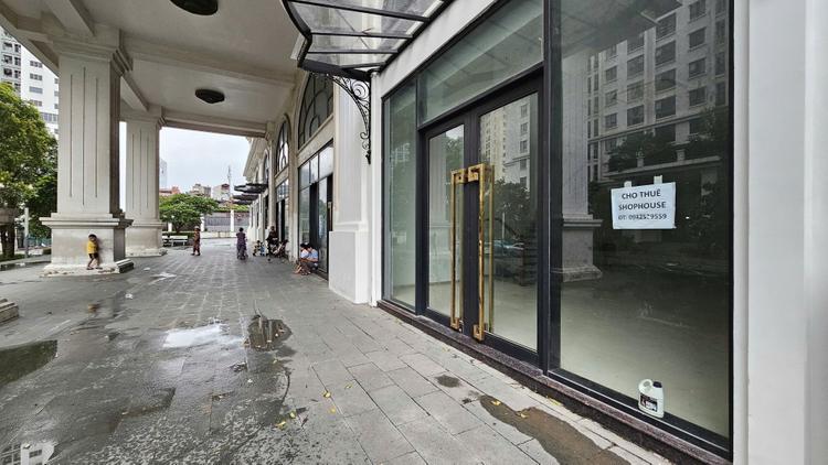 Shophouse chân đế nhiều tòa chung cư ế ẩm- Ảnh 2. Shophouse chân đế nhiều tòa chung cư ế ẩm- Ảnh 2.