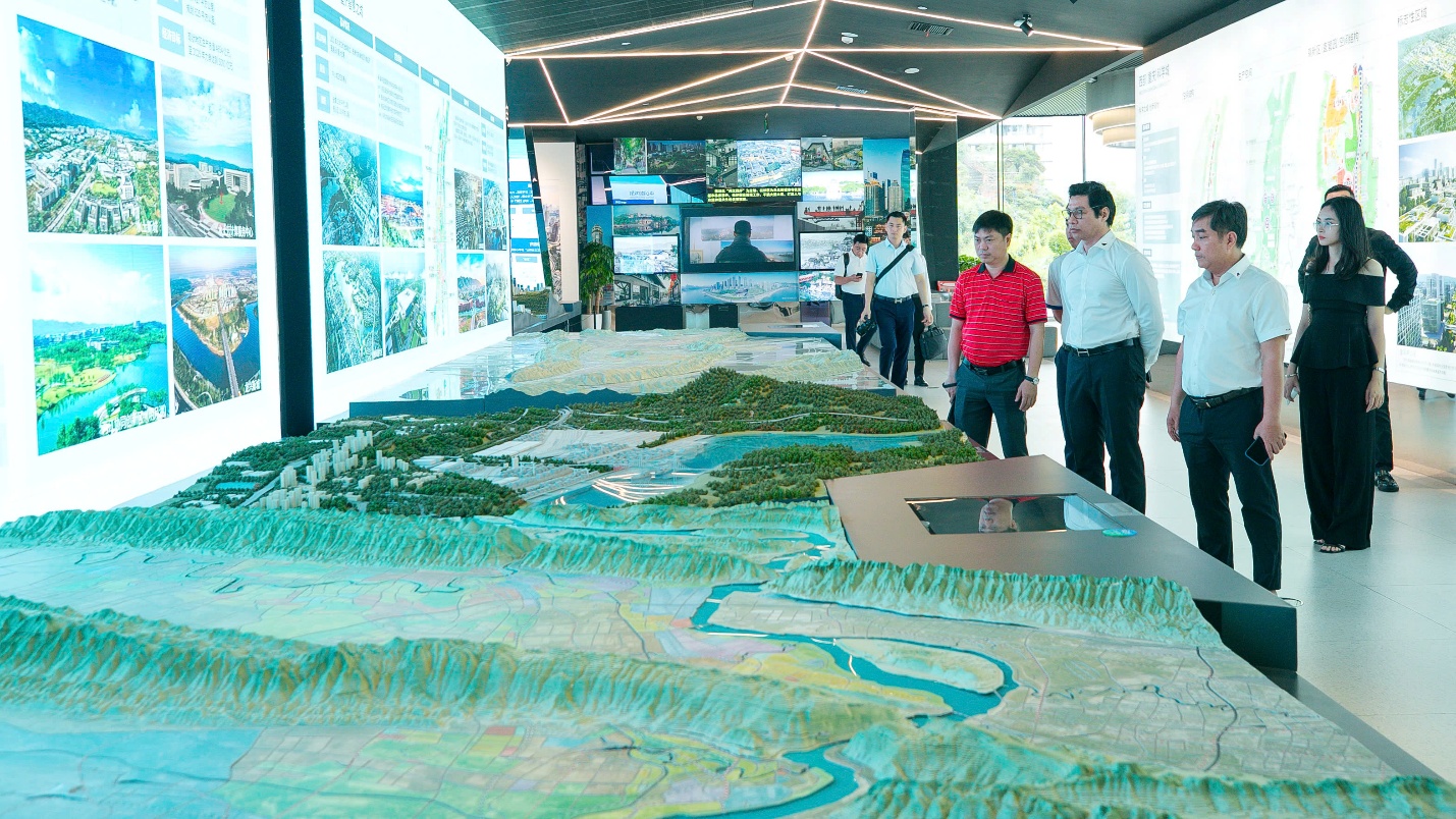 Văn Phú – Đèo Cả bắt tay đề xuất dự án Đại lộ cảnh quan ven sông Hồng: Kiến tạo trục sinh thái & văn hóa biểu tượng của Thủ đô- Ảnh 2. Văn Phú – Đèo Cả bắt tay đề xuất dự án Đại lộ cảnh quan ven sông Hồng: Kiến tạo trục sinh thái & văn hóa biểu tượng của Thủ đô- Ảnh 2.