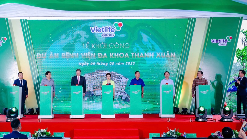 'Ôm' hàng chục nghìn m2 đất vàng giữa Thủ đô suốt một thập kỷ, dự án bệnh viện tầm cỡ quốc tế nay vẫn là bãi đất hoang- Ảnh 1. 'Ôm' hàng chục nghìn m2 đất vàng giữa Thủ đô suốt một thập kỷ, dự án bệnh viện tầm cỡ quốc tế nay vẫn là bãi đất hoang- Ảnh 1.