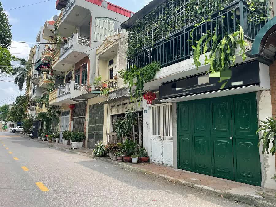 Giao dịch "lao dốc" nhưng giá nhà đất thổ cư Hà Nội vẫn tăng cao- Ảnh 1. Giao dịch "lao dốc" nhưng giá nhà đất thổ cư Hà Nội vẫn tăng cao- Ảnh 1.