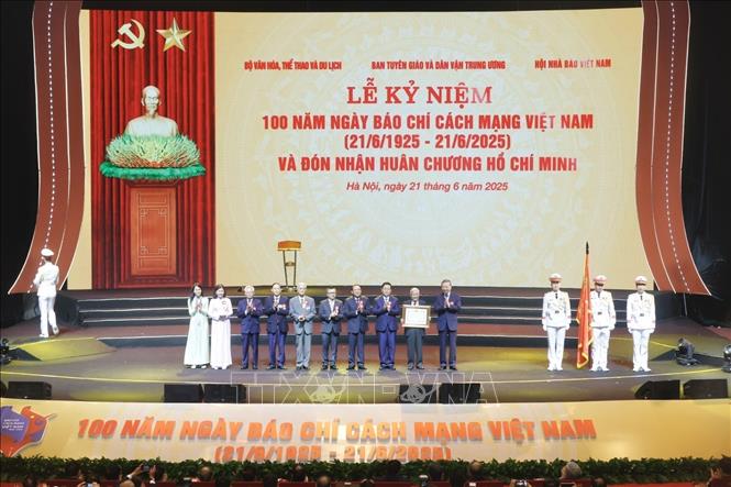 Lễ kỷ niệm trọng thể 100 năm Ngày Báo chí Cách mạng Việt Nam- Ảnh 5. Lễ kỷ niệm trọng thể 100 năm Ngày Báo chí Cách mạng Việt Nam- Ảnh 5.