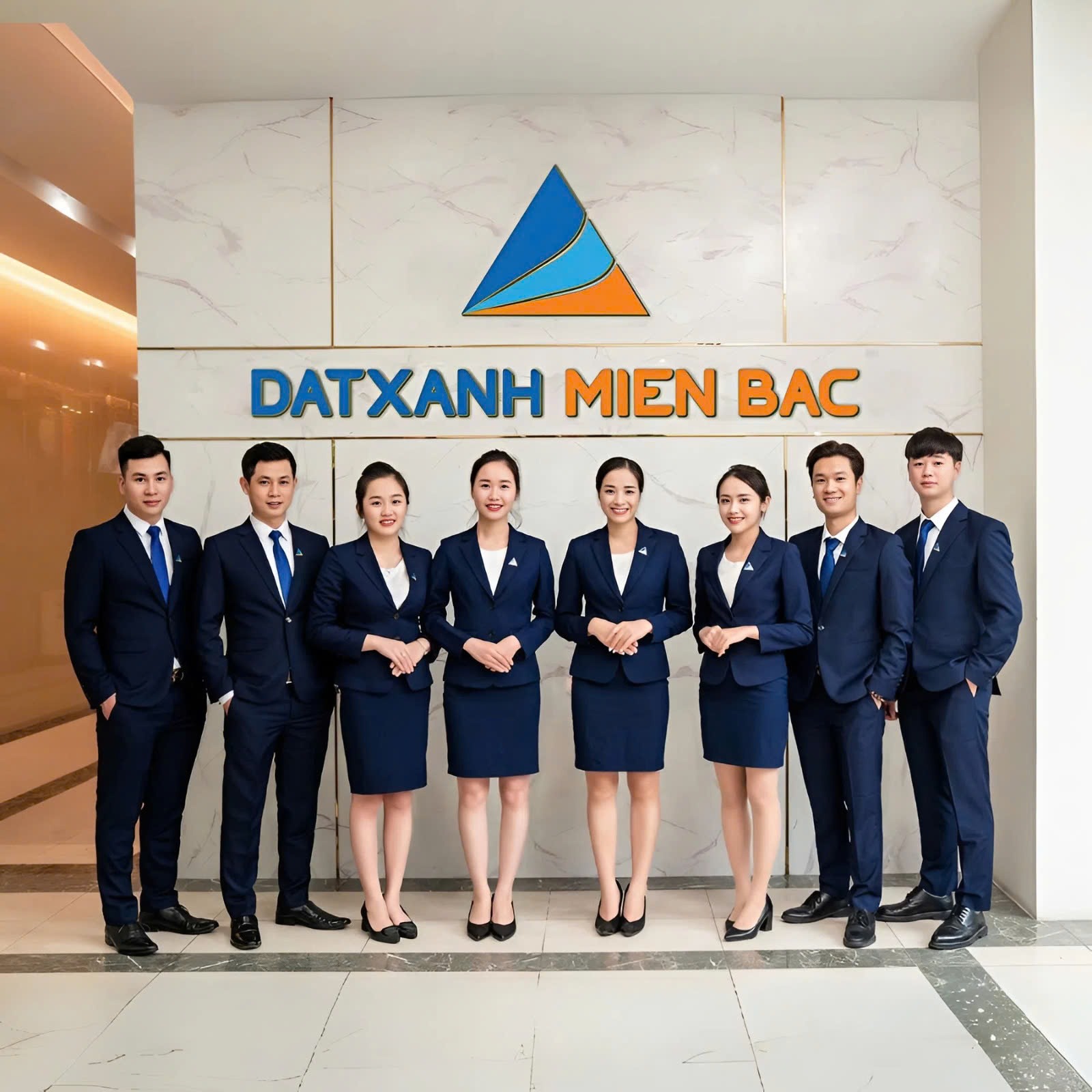 Khi 'sóng' BĐS không còn cứu được doanh nghiệp: Đất Xanh Miền Bắc chọn 'sống' nhờ đâu?