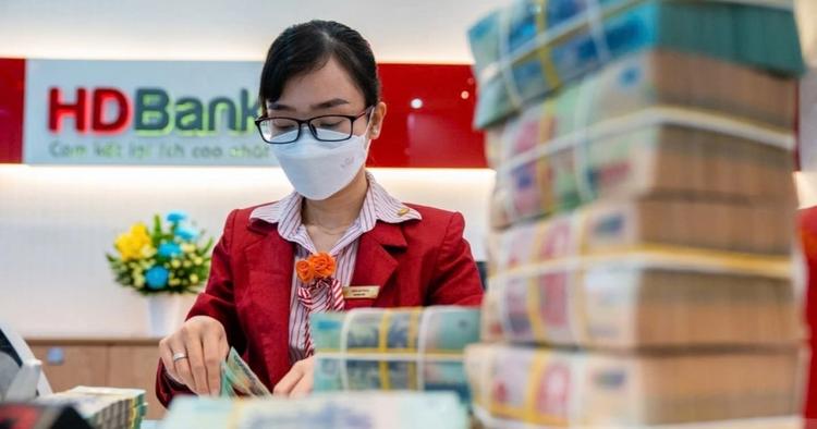 Lãi suất gửi tiết kiệm ngân hàng nào cao nhất hiện nay?- Ảnh 1. Lãi suất gửi tiết kiệm ngân hàng nào cao nhất hiện nay?- Ảnh 1.