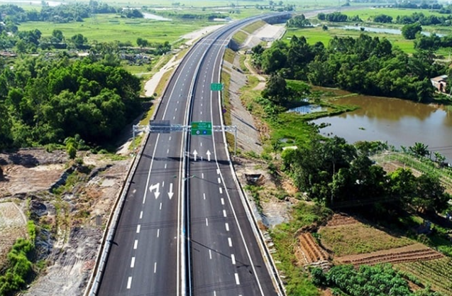Đèo Cả thi công dự án cao tốc Bắc - Nam làm nứt 16 nhà dân, Bộ Xây dựng nói gì?- Ảnh 1. Đèo Cả thi công dự án cao tốc Bắc - Nam làm nứt 16 nhà dân, Bộ Xây dựng nói gì?- Ảnh 1.