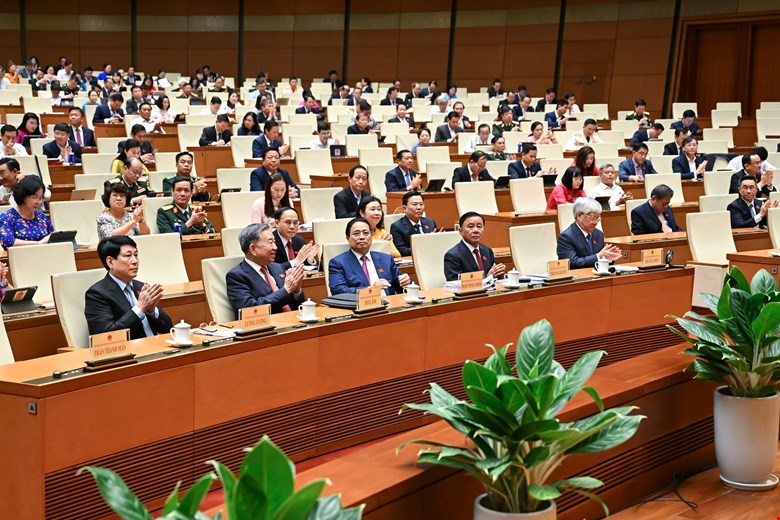Họp Quốc hội: Khơi thông dòng chảy nguồn vốn đầu tư các dự án đường sắt- Ảnh 1. Họp Quốc hội: Khơi thông dòng chảy nguồn vốn đầu tư các dự án đường sắt- Ảnh 1.