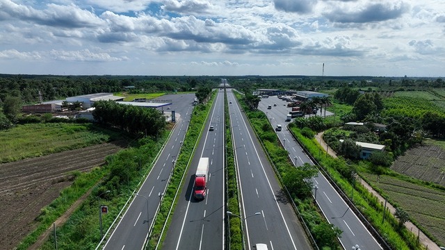 Khẩn cấp ‘lên đời’ cao tốc huyết mạch kết nối đến siêu sân bay của Việt Nam- Ảnh 1. Khẩn cấp ‘lên đời’ cao tốc huyết mạch kết nối đến siêu sân bay của Việt Nam- Ảnh 1.