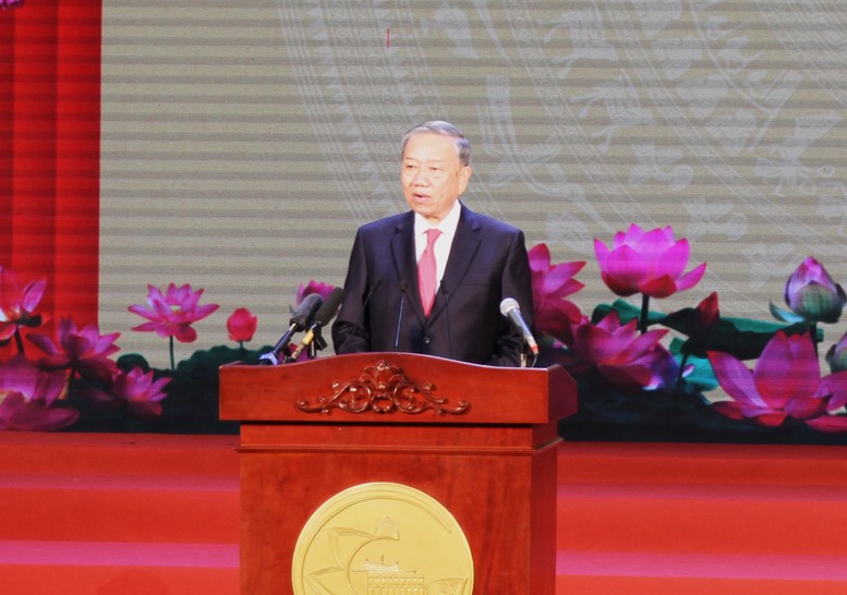 Toàn văn phát biểu của Tổng Bí thư Tô Lâm với nhân dân TP.HCM và thông điệp gửi nhân dân cả nước- Ảnh 2. Toàn văn phát biểu của Tổng Bí thư Tô Lâm với nhân dân TP.HCM và thông điệp gửi nhân dân cả nước- Ảnh 2.