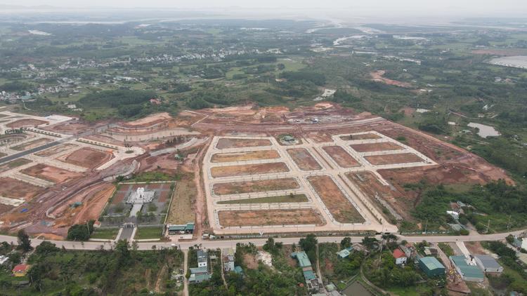 Thị trường bất động sản Móng Cái tiếp tục tăng nhiệt- Ảnh 1. Thị trường bất động sản Móng Cái tiếp tục tăng nhiệt- Ảnh 1.