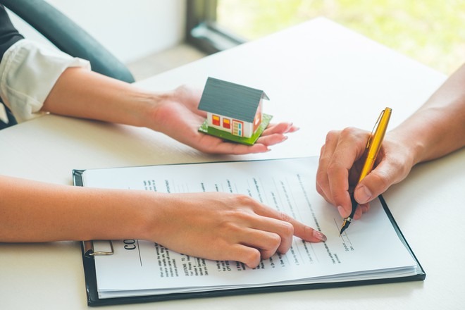 Hiện nay, có 7 trường hợp nhà đất bắt buộc phải công chứng- Ảnh 1.