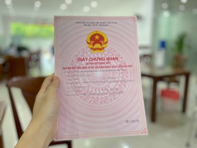 Từ nay, sổ đỏ mới có thể đứng tên tối đa bao nhiêu người- Ảnh 1. Từ nay, sổ đỏ mới có thể đứng tên tối đa bao nhiêu người- Ảnh 1.