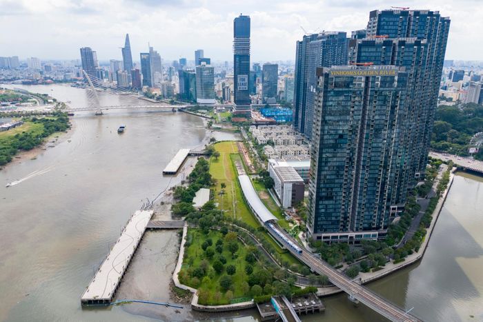 Siêu đô thị đông dân nhất Việt Nam hình thành phường mới: Tên gọi đậm dấu ấn lịch sử, giá bất động sản thuộc hàng đắt đỏ nhất thành phố- Ảnh 4. Siêu đô thị đông dân nhất Việt Nam hình thành phường mới: Tên gọi đậm dấu ấn lịch sử, giá bất động sản thuộc hàng đắt đỏ nhất thành phố- Ảnh 4.