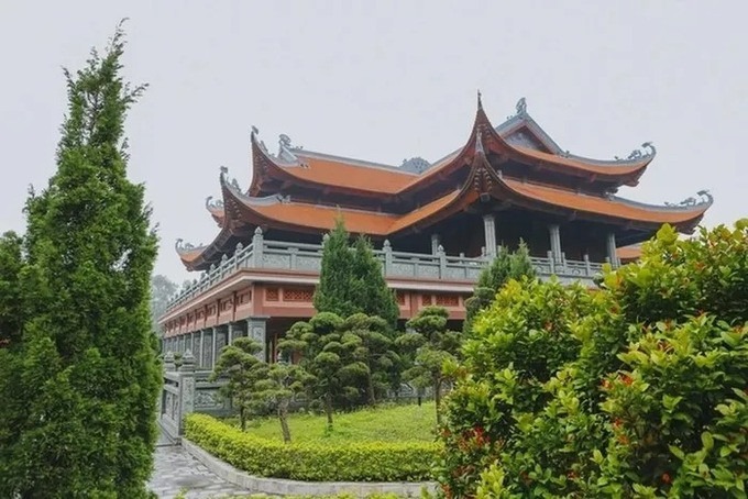 Nhà thờ tổ lớn nhất Việt Nam: Địa thế ‘lưng tựa núi, mặt nhìn sông’, có đóng góp của lãnh đạo Novaland, FPT, Xuân Trường- Ảnh 5. Nhà thờ tổ lớn nhất Việt Nam: Địa thế ‘lưng tựa núi, mặt nhìn sông’, có đóng góp của lãnh đạo Novaland, FPT, Xuân Trường- Ảnh 5.
