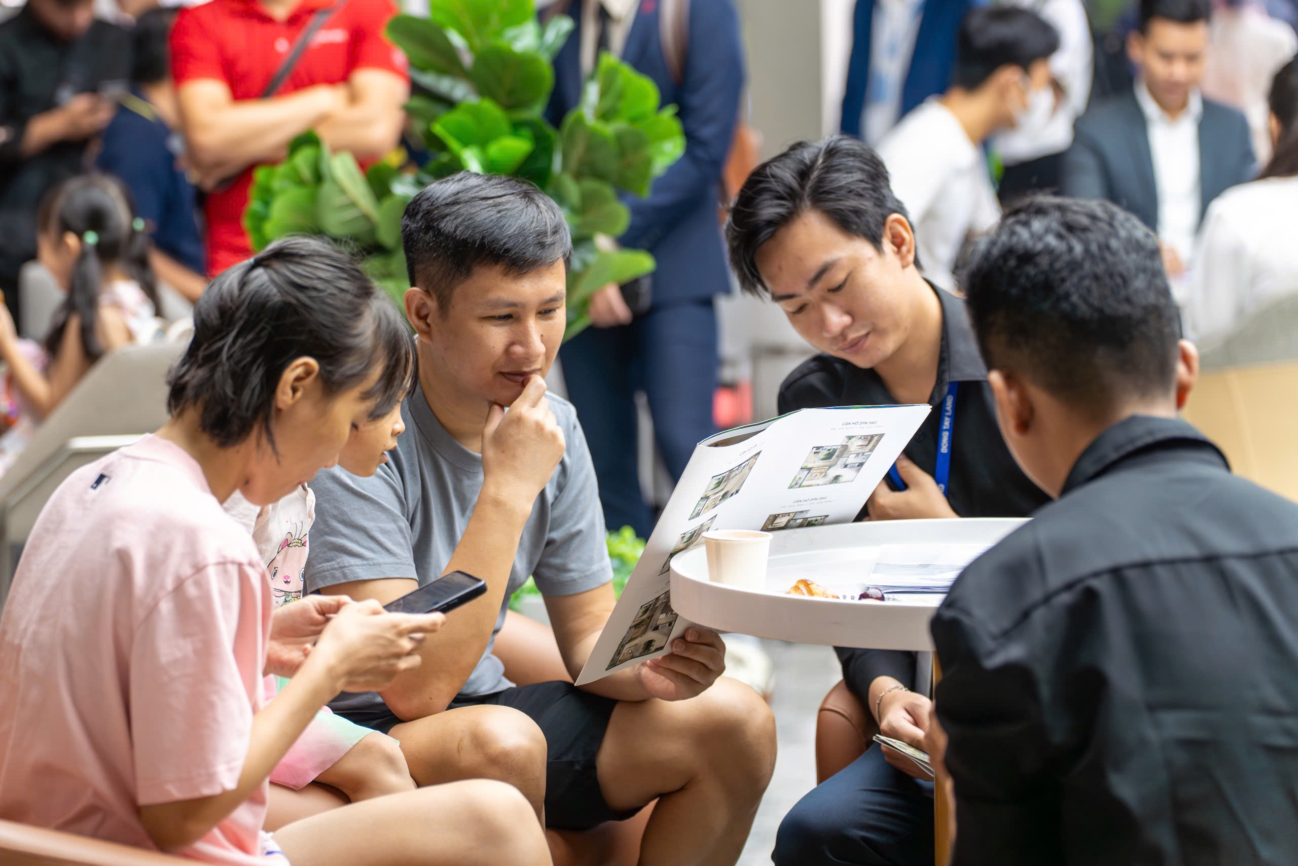 So sánh nền giá bất động sản Hà Nội và siêu đô thị TP.HCM sau sáp nhập