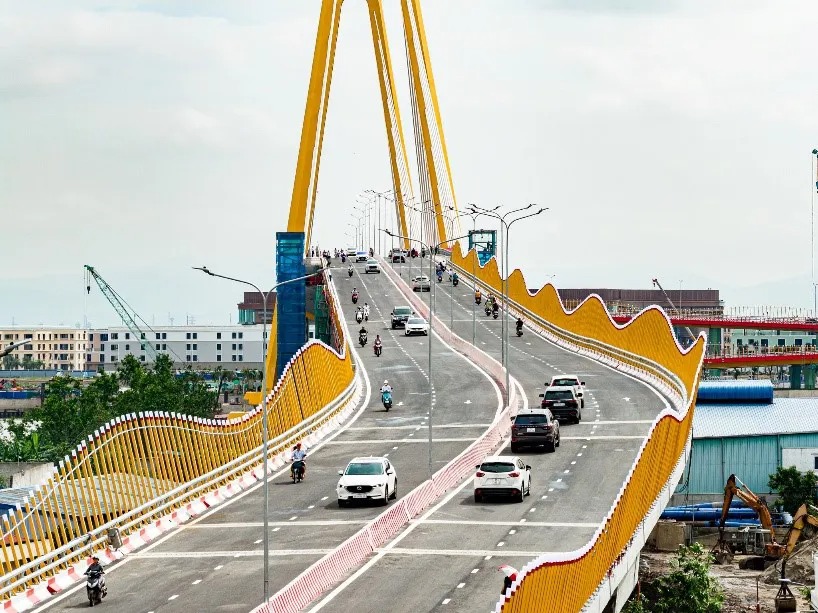 Cầu nghìn tỷ có bóng dáng Vingroup thông xe: Biểu tượng sẽ 'vẽ' lại trung tâm đô thị của Hải Phòng- Ảnh 1. Cầu nghìn tỷ có bóng dáng Vingroup thông xe: Biểu tượng sẽ 'vẽ' lại trung tâm đô thị của Hải Phòng- Ảnh 1.