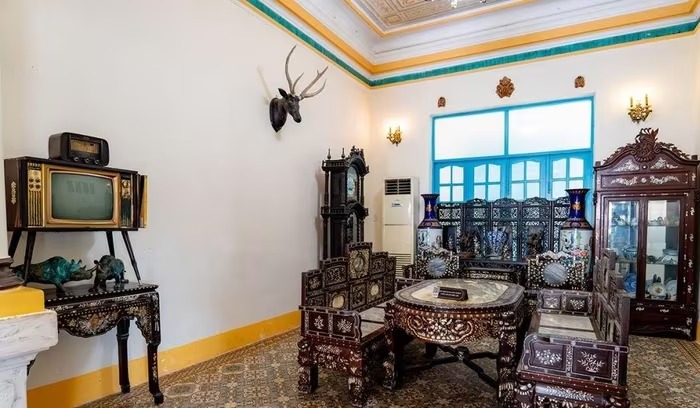 Dinh thự của vị công tử từng tiêu hết 5 tấn vàng: Hơn 100 năm vẫn lộng lẫy, không gian sống chứng minh cho cuộc sống xa xỉ- Ảnh 3. Dinh thự của vị công tử từng tiêu hết 5 tấn vàng: Hơn 100 năm vẫn lộng lẫy, không gian sống chứng minh cho cuộc sống xa xỉ- Ảnh 3.