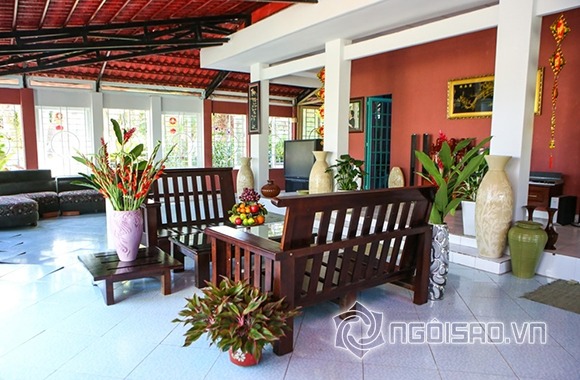 Biệt thự sân vườn giữa lòng TP của nam ca sĩ điển trai 'hiền nhất trong giới thị phi': Rộng 3.000m2 phủ toàn cây xanh, thiết kế độc đáo- Ảnh 4.