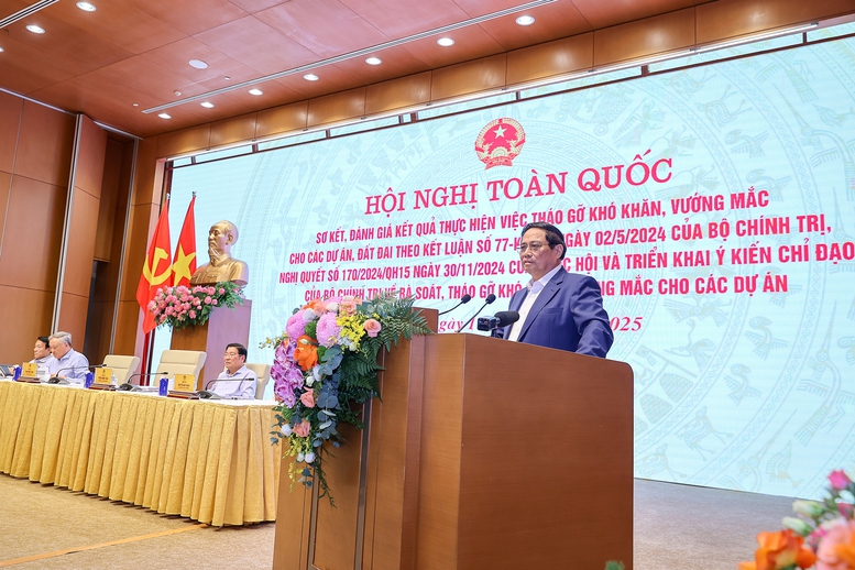 Thủ tướng: Tháo gỡ vướng mắc cho gần 3.000 dự án tồn đọng với tinh thần "6 rõ"- Ảnh 2.