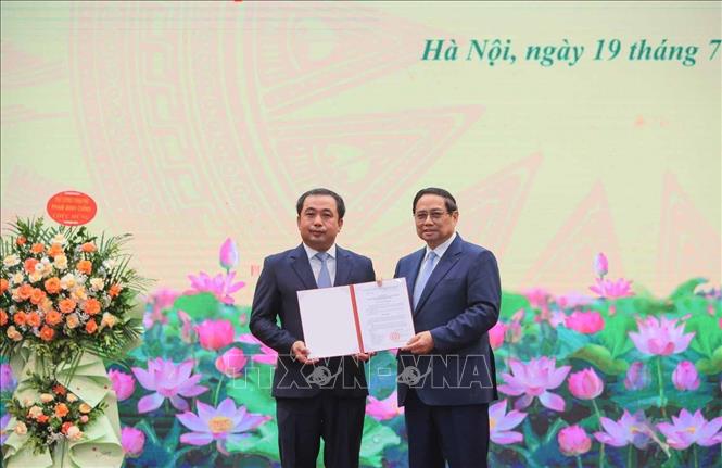Thủ tướng Phạm Minh Chính trao Quyết định bổ nhiệm quyền Bộ trưởng Bộ Nông nghiệp và Môi trường- Ảnh 4. Thủ tướng Phạm Minh Chính trao Quyết định bổ nhiệm quyền Bộ trưởng Bộ Nông nghiệp và Môi trường- Ảnh 4.
