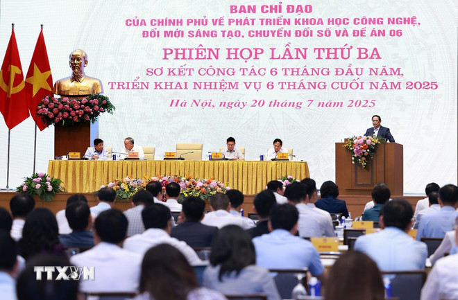 Thủ tướng: KHCN phải phục vụ đắc lực vận hành bộ máy và mục tiêu tăng trưởng- Ảnh 1.