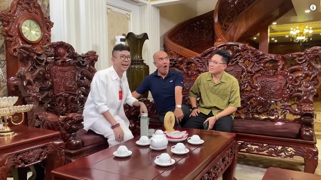 Dinh thự nghìn tỷ của ‘bà tám’ Long Nhật: Nội thất cầu kỳ từ gỗ quý, thiết kế như hoàng gia- Ảnh 3.