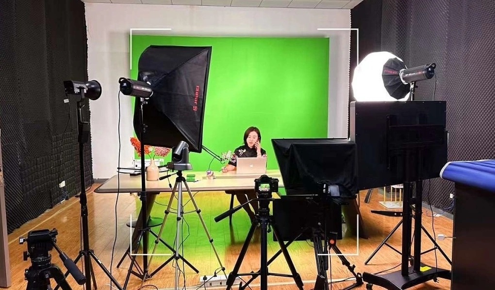 Chủ đầu tư bất động sản đẩy mạnh livestream bán hàng- Ảnh 1. Chủ đầu tư bất động sản đẩy mạnh livestream bán hàng- Ảnh 1.