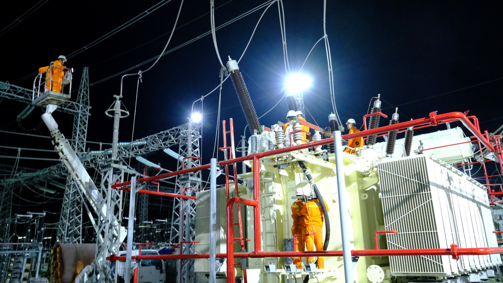Đưa máy biến áp AT3 TBA 500kV Quảng Ninh trở lại vận hành- Ảnh 2.