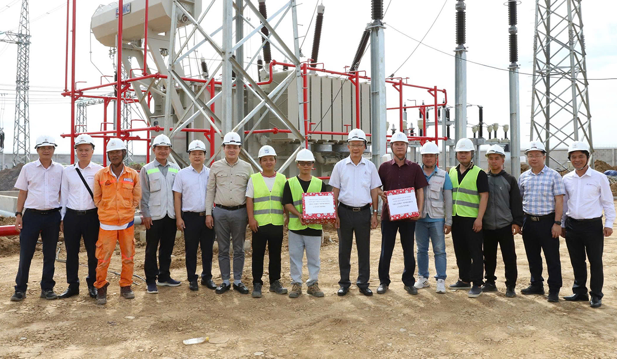 Tập trung nguồn lực, đẩy nhanh tiến độ 2 dự án truyền tải điện tại Khánh Hòa và Phú Yên- Ảnh 2. Tập trung nguồn lực, đẩy nhanh tiến độ 2 dự án truyền tải điện tại Khánh Hòa và Phú Yên- Ảnh 2.