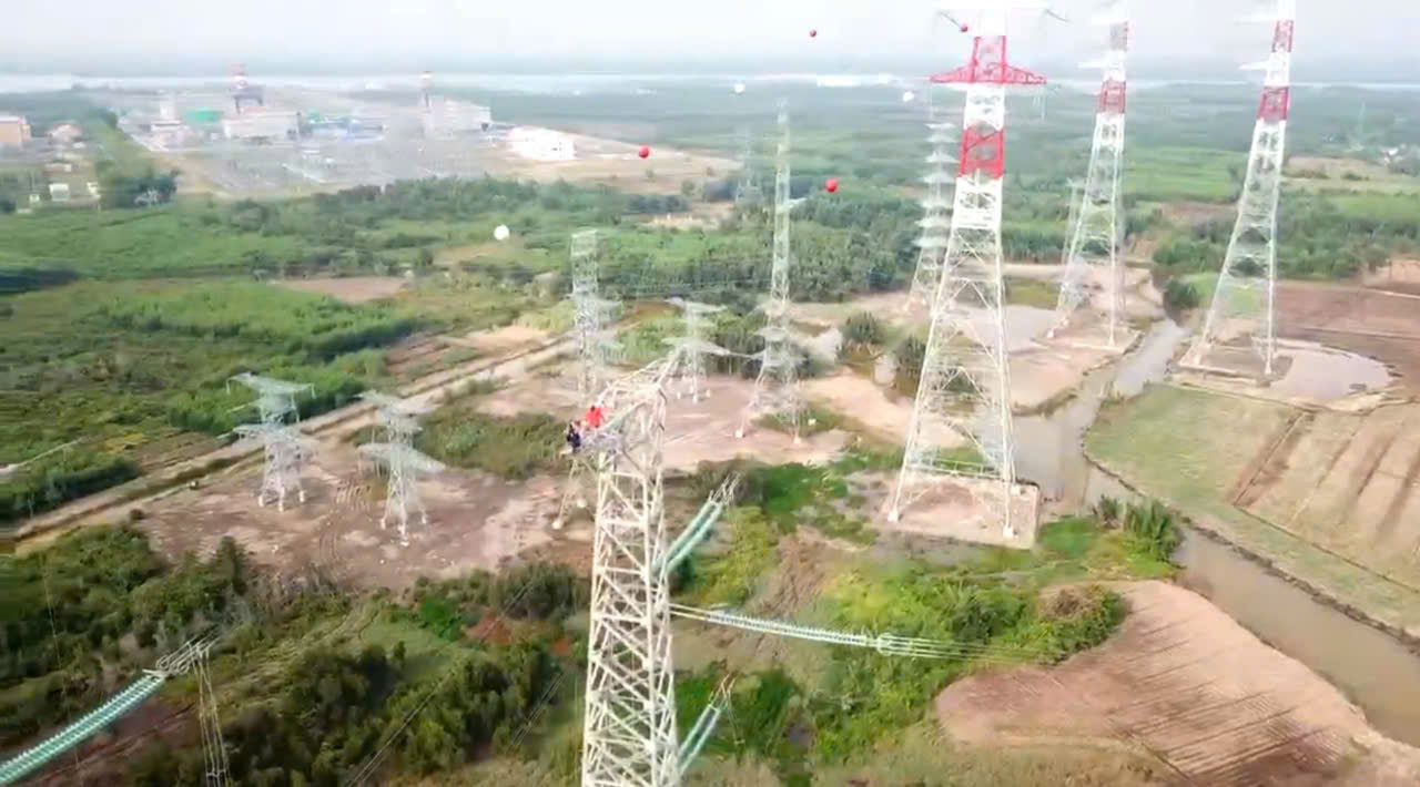 Hoàn thành nghiệm thu đóng điện đường dây 500kV Nhơn Trạch 4 - rẽ Nhà Bè góp phần giải toả công suất Nhà máy điện Nhơn Trạch 4- Ảnh 3.