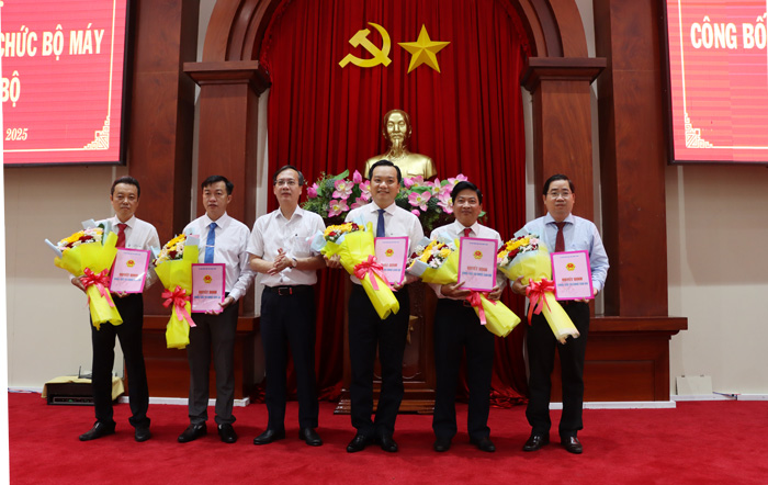 Đồng Tháp: Thành lập Ban Quản lý Khu kinh tế, tập trung đẩy mạnh thu hút đầu tư và quy hoạch khu công nghiệp- Ảnh 1. Đồng Tháp: Thành lập Ban Quản lý Khu kinh tế, tập trung đẩy mạnh thu hút đầu tư và quy hoạch khu công nghiệp- Ảnh 1.