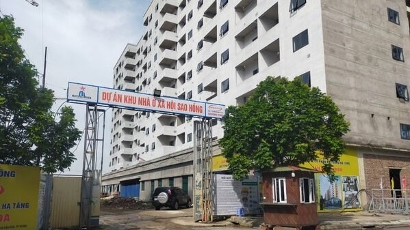 Bắc Ninh: Người mua NƠXH Sao Hồng bị yêu cầu xác nhận thu nhập dù đã ký hợp đồng, Sở Xây dựng nói gì?- Ảnh 1.