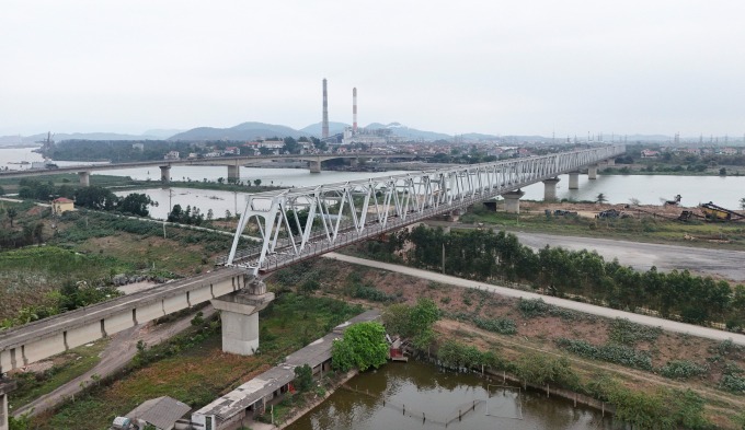 Tập đoàn Vingroup đề xuất phương án xây dựng đường sắt tốc độ cao Hà Nội - Hạ Long: Bộ Xây dựng có chỉ đạo mới- Ảnh 2. Tập đoàn Vingroup đề xuất phương án xây dựng đường sắt tốc độ cao Hà Nội - Hạ Long: Bộ Xây dựng có chỉ đạo mới- Ảnh 2.