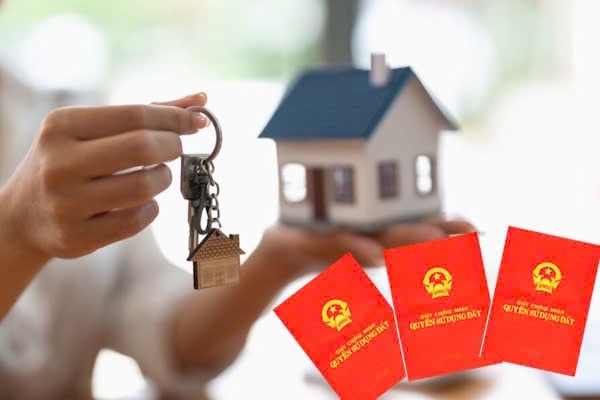 Từ bây giờ, những thủ tục về sổ đỏ này sẽ do cấp tỉnh giải quyết- Ảnh 1. Từ bây giờ, những thủ tục về sổ đỏ này sẽ do cấp tỉnh giải quyết- Ảnh 1.