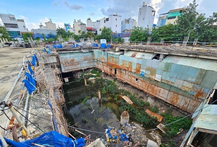 Chung cư hạng sang phong cách Mỹ ‘đắp chiếu’ gần 10 năm giữa lòng TP. HCM- Ảnh 1. Chung cư hạng sang phong cách Mỹ ‘đắp chiếu’ gần 10 năm giữa lòng TP. HCM- Ảnh 1.