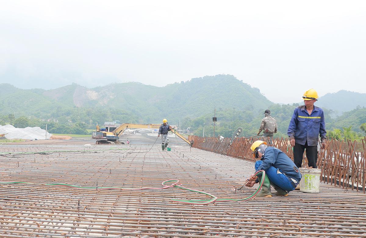 Nước rút thi công cao tốc Tuyên Quang - Hà Giang- Ảnh 2.