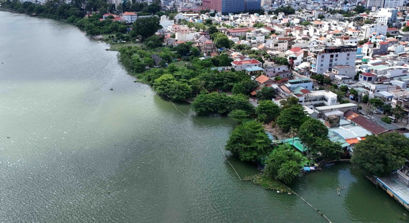Dự án vào danh sách thanh tra: Giới khoa học từng cảnh báo gây ô nhiễm con sông nội địa dài nhất Việt Nam- Ảnh 1. Dự án vào danh sách thanh tra: Giới khoa học từng cảnh báo gây ô nhiễm con sông nội địa dài nhất Việt Nam- Ảnh 1.